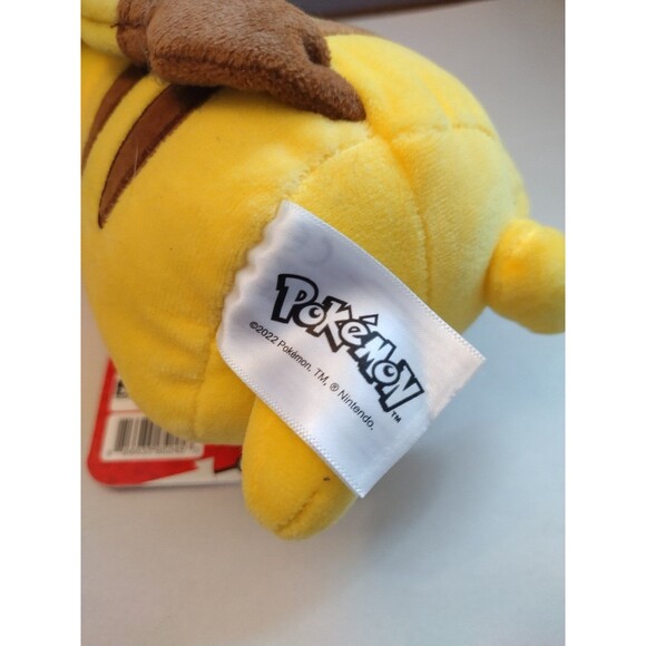 Pokemon Pikachu 9 inch Soft Plush - Pikachu Winking - Picture 6 of 7